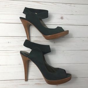 Used Pelle Moda suede heels 7 1/2